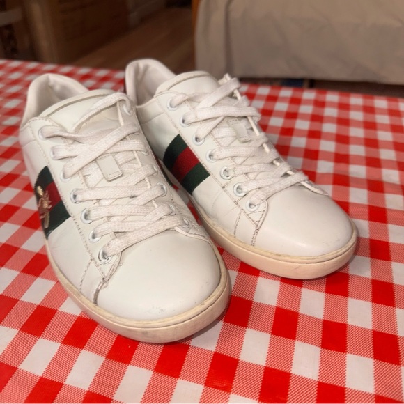 Women's Gucci Authentic Ace Sneaker with Bee US 6 /36 EU pre-owned - Picture 5 of 12